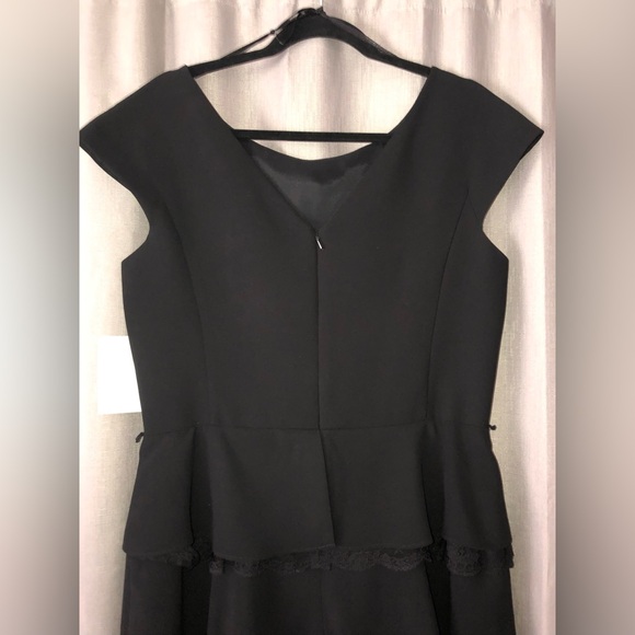 The Perfect Little Black Dress - Picture 5 of 10